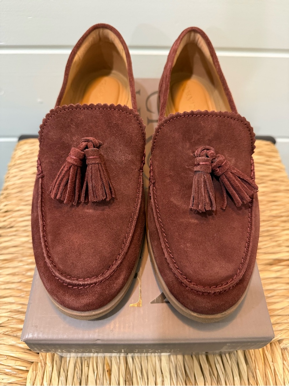 Crown Vintage Madina Women's Tassel Suede Loafers in Burgundy Rum Size 8.5